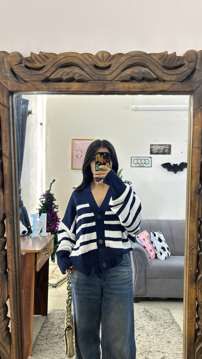 11 cute sweater M-L