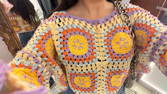 155 summer top 30-33 bust (check closeup)