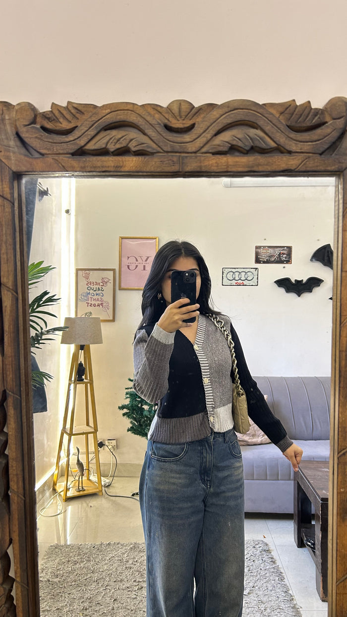 162 cute sweater 28-30 bust