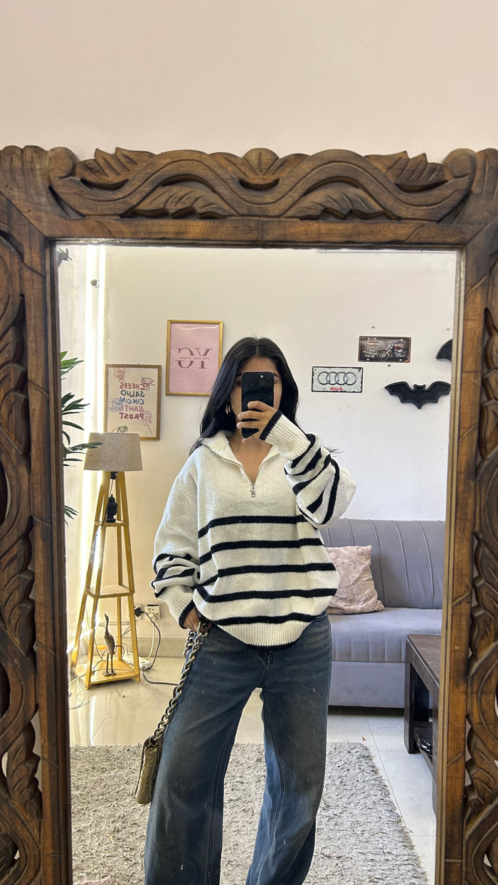 163 Cute Sweater  M