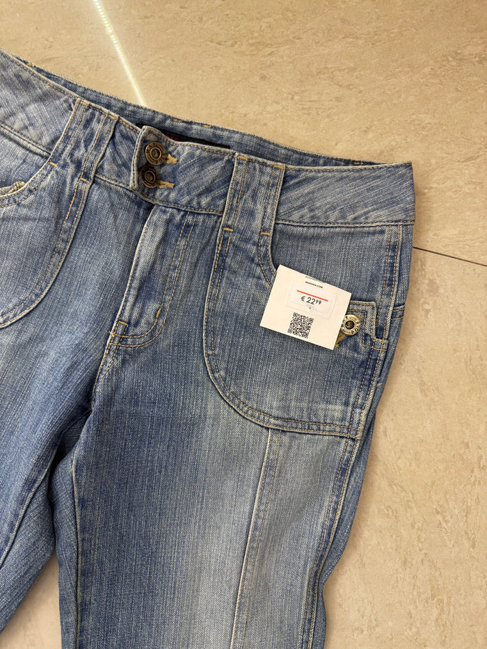 2) Vintage jeans waist:28/l:38/inceam:9/hips:34