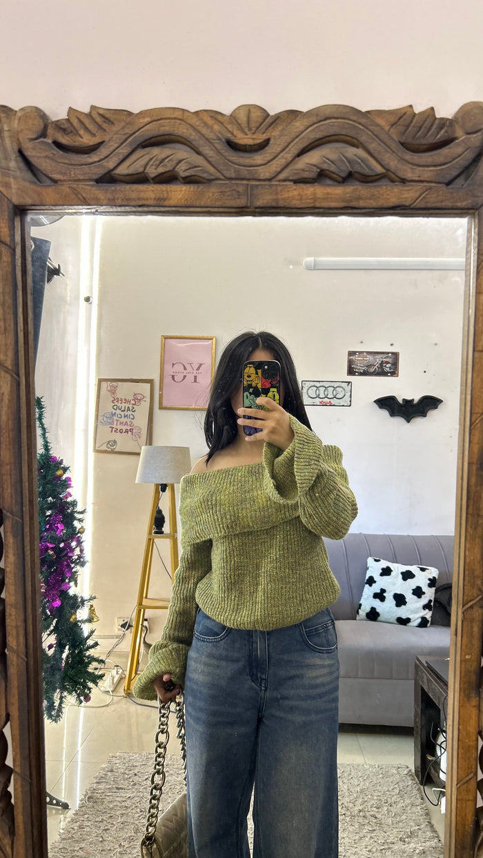 26 cute sweater 32-34 bust