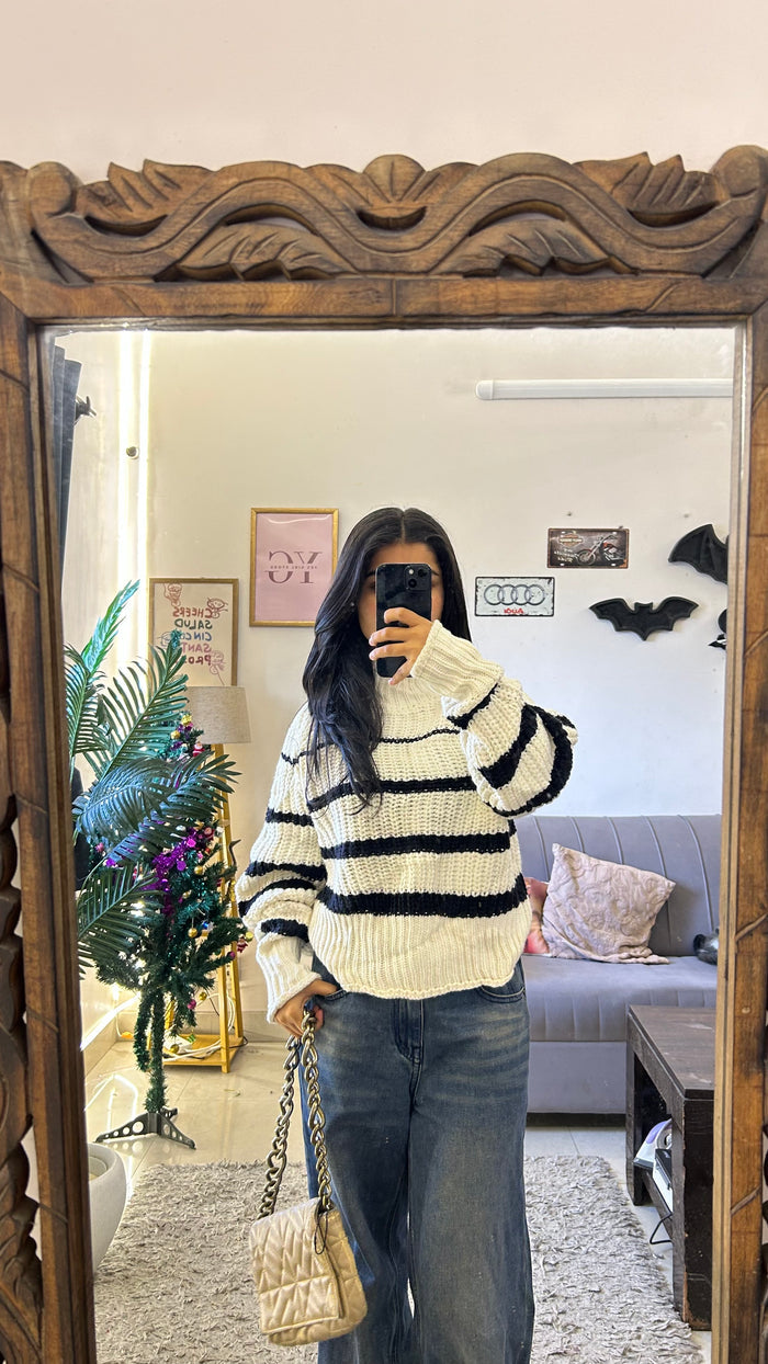 32 cute sweater S