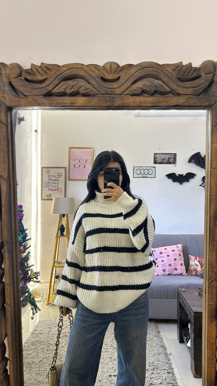 38 cute sweater M
