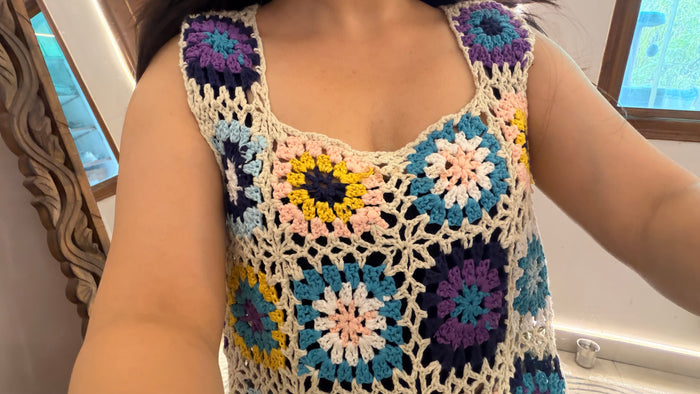39 cute top 32-34 bust