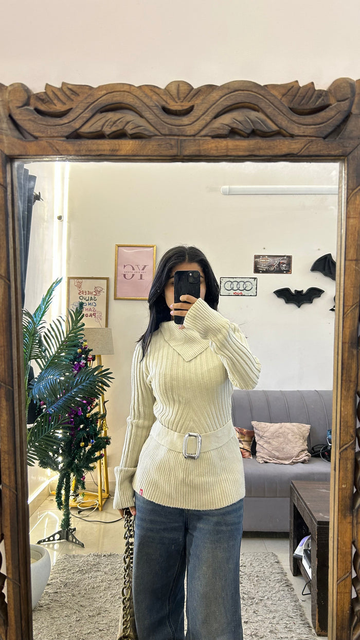 4 cute sweater 28-32 bust