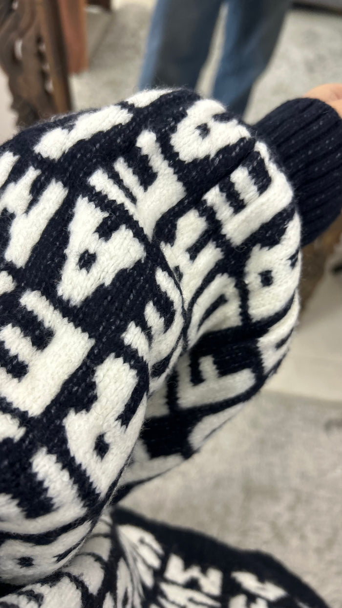 4 cute sweater M-L