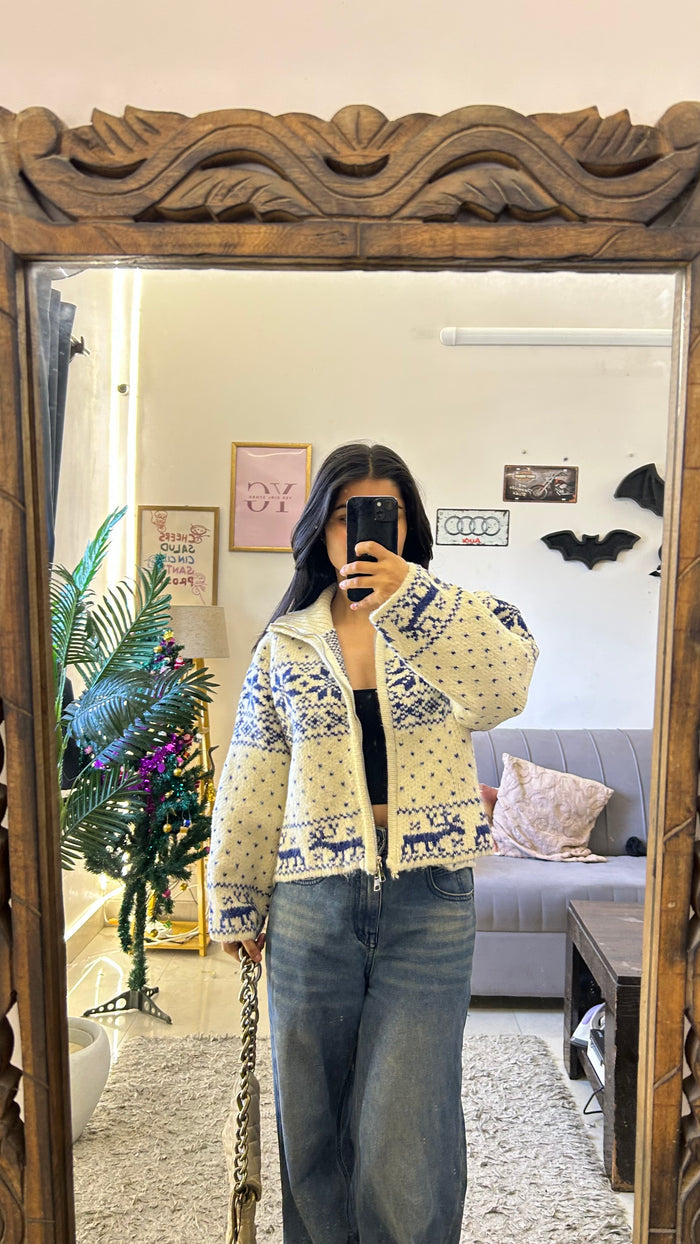 47 cute sweater S