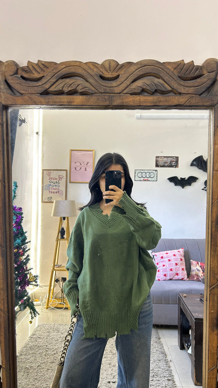 48 distressed sweater M-L