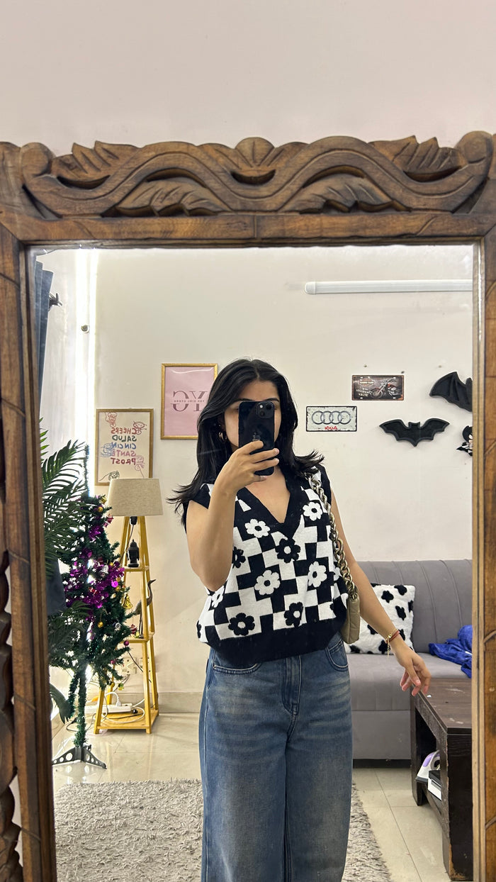 58 cute sweater M