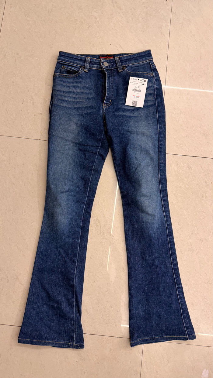 6 Denim W25/L38/Hips30/Thighs18/Raise9