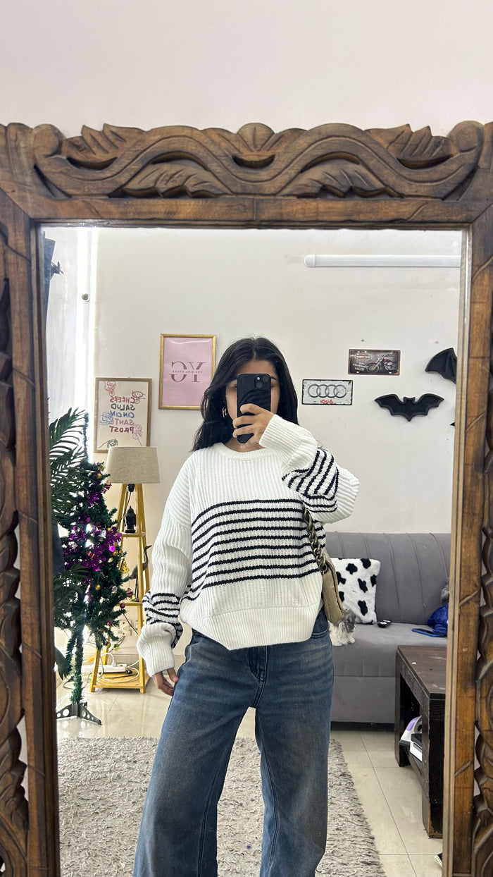 60 cute sweater M