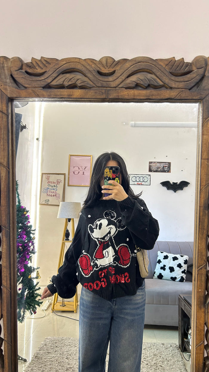 60 cute sweater M