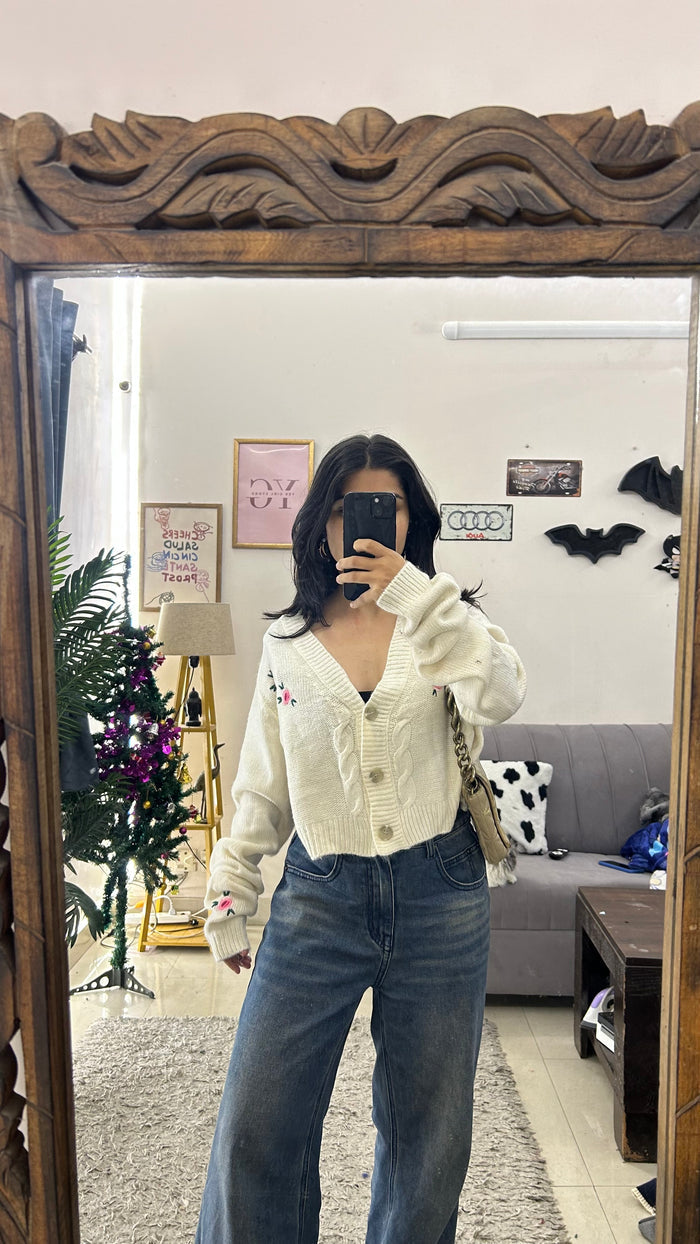 61 cute sweater M