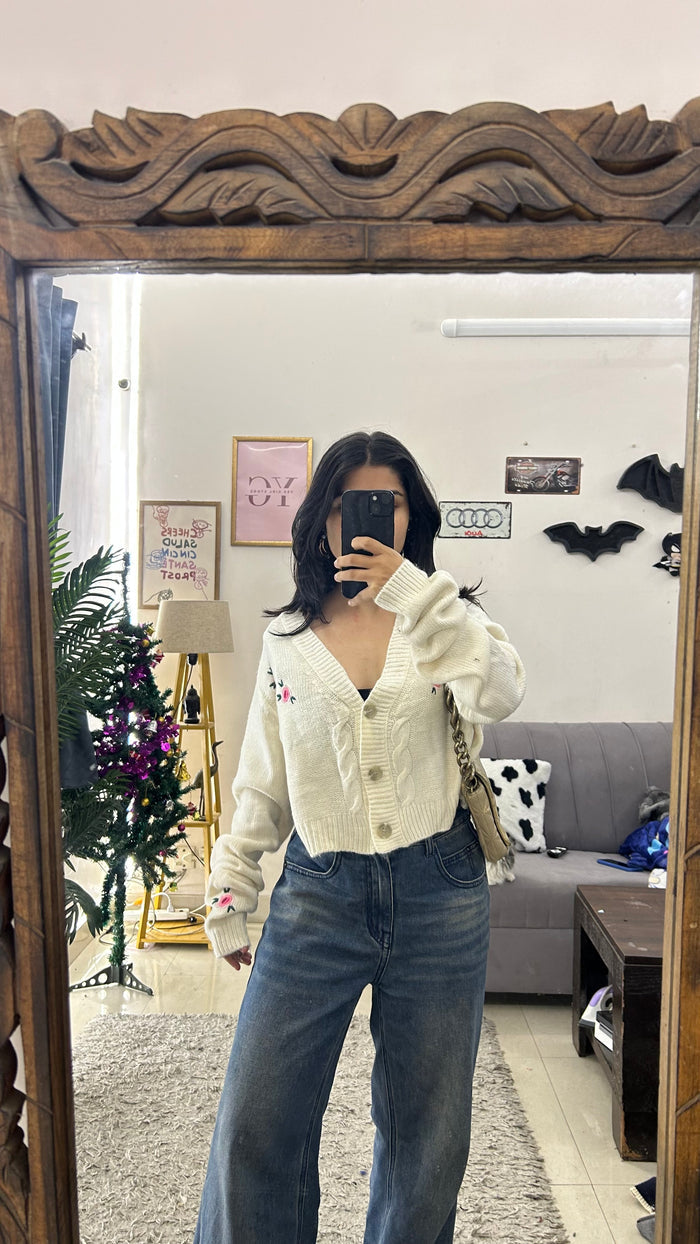 61 cute sweater M