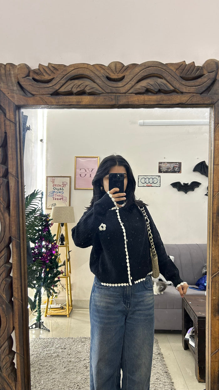62 cute sweater (flower button) S
