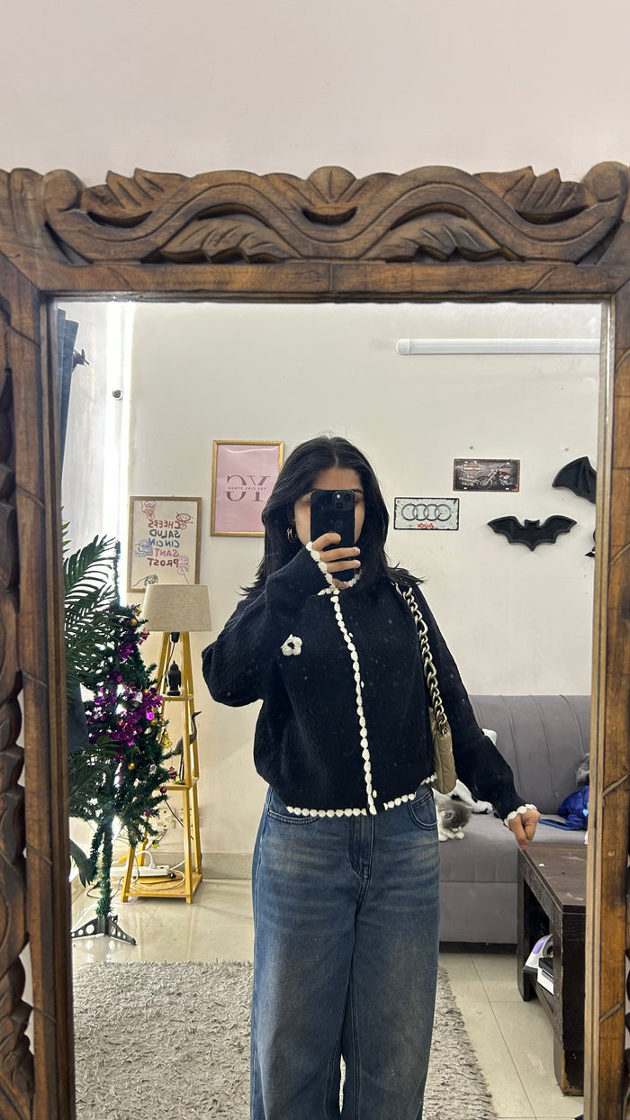62 cute sweater (flower button) S