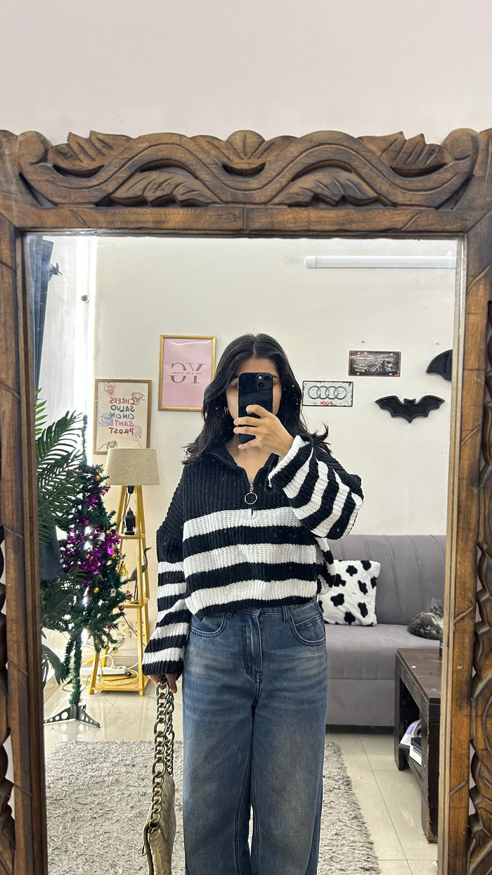 70 cute sweater M-L