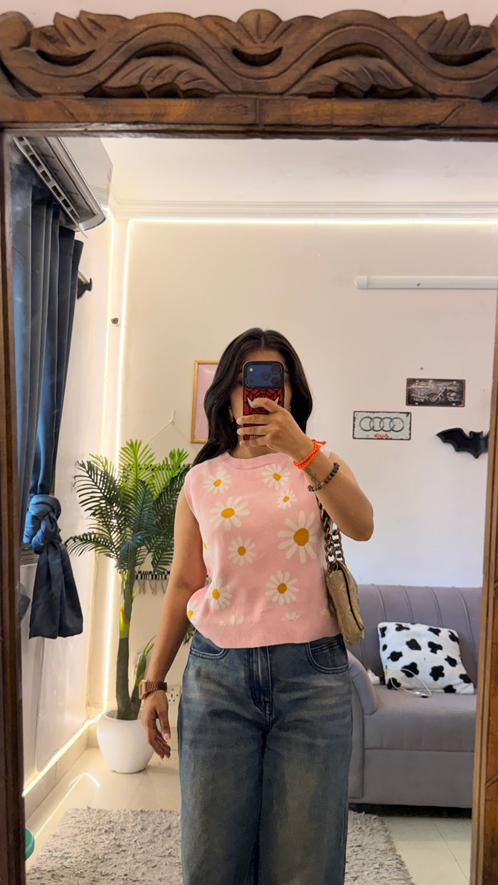 74 cute warm top 32-35 bust
