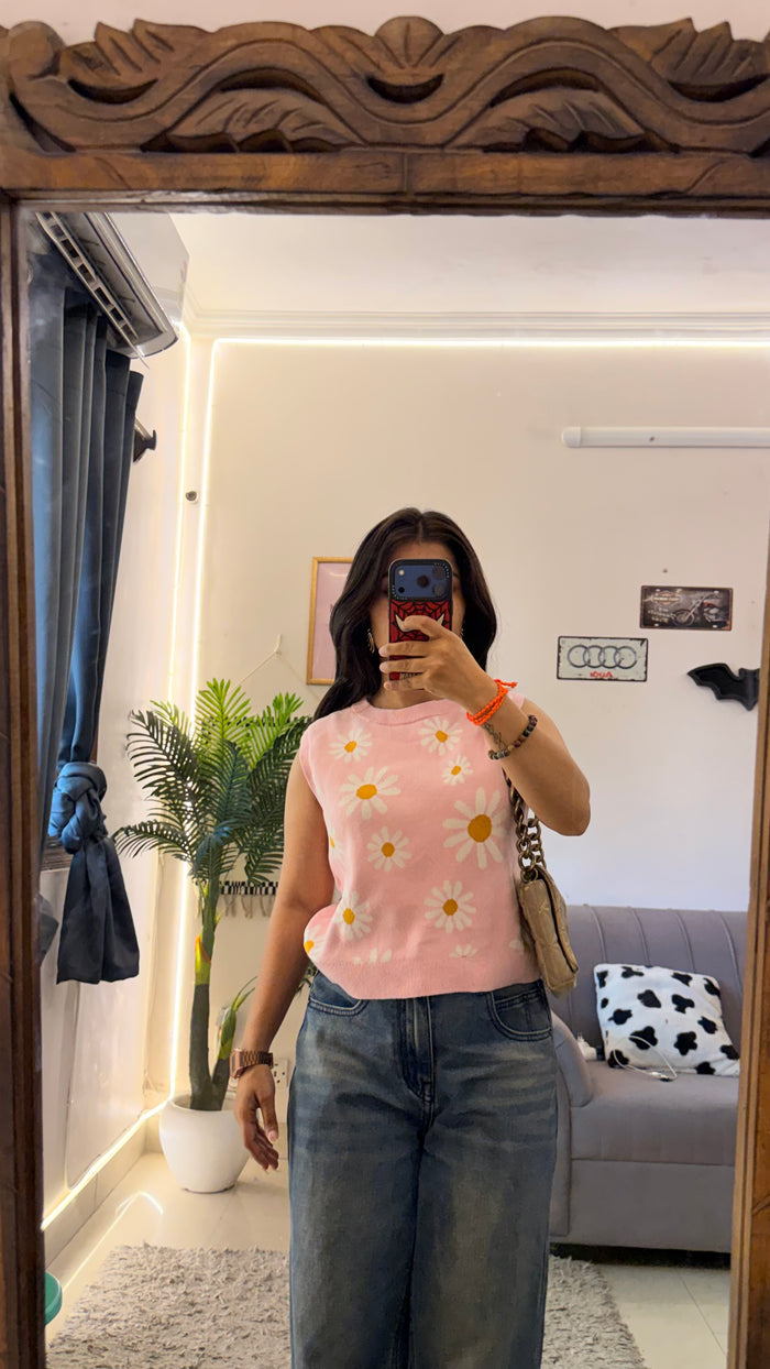 74 cute warm top 32-35 bust