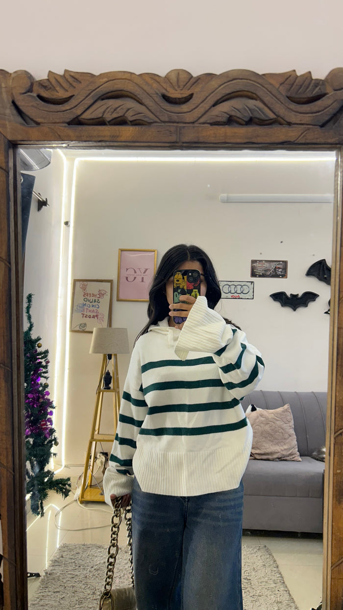 83 cute hoodie sweater M