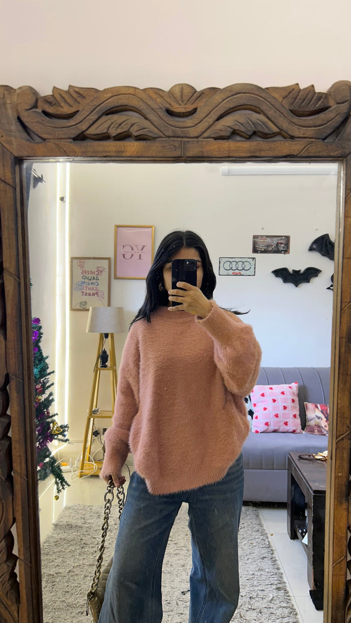 84 Very soft Sweater L