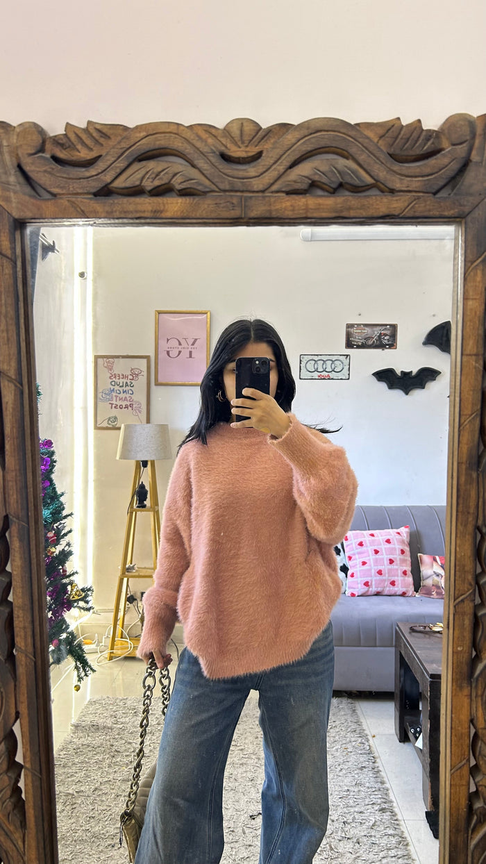 84 Very soft Sweater L