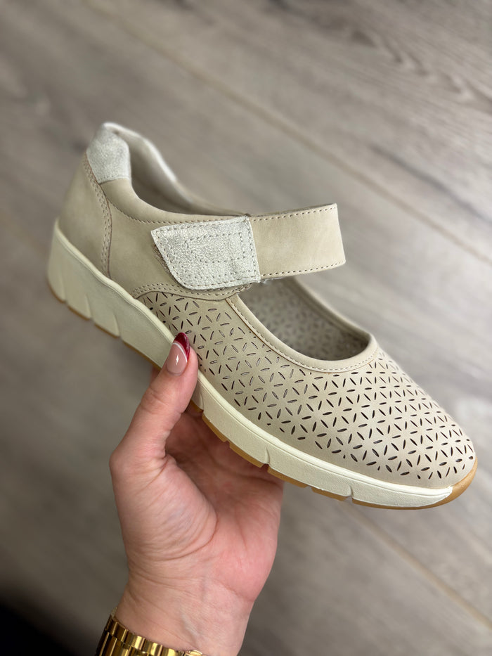 Jana - Beige Mary Jane Shoe
