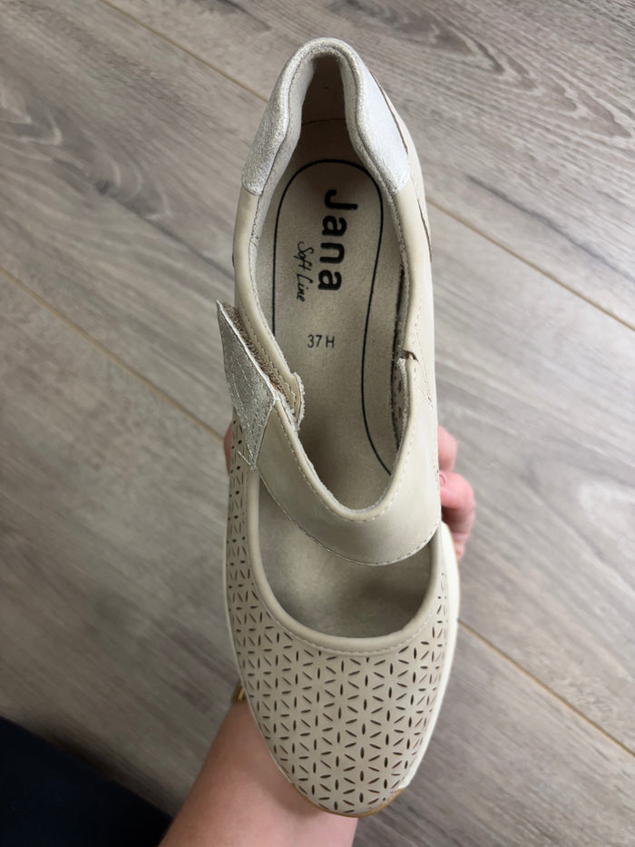 Jana - Beige Mary Jane Shoe