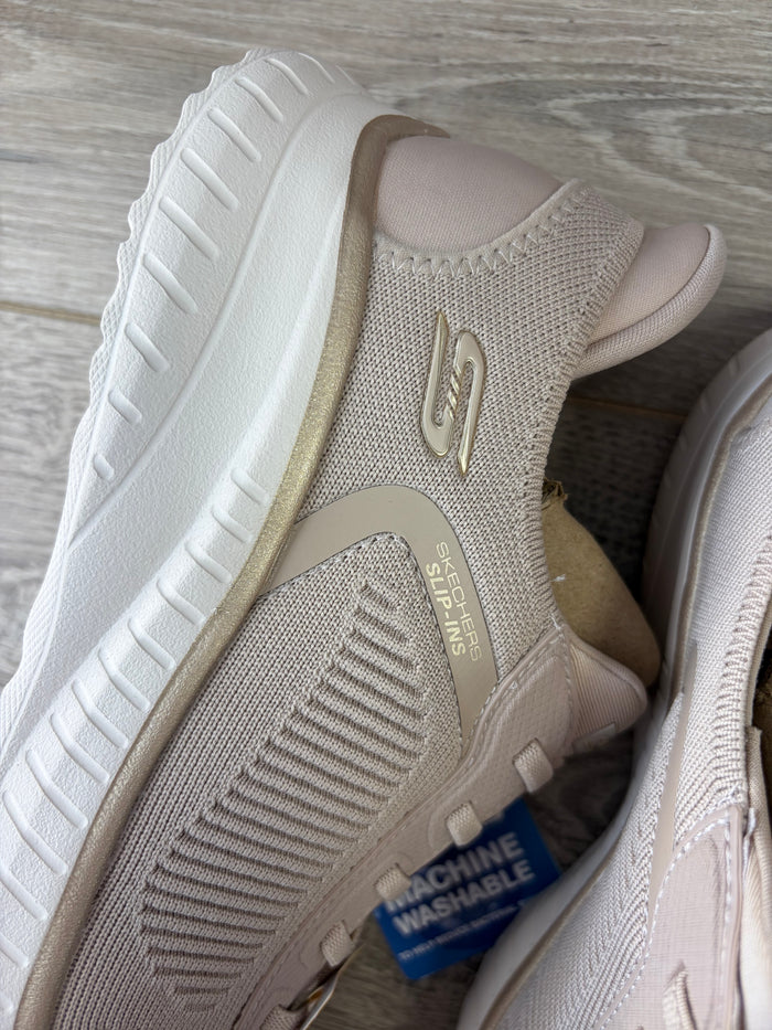 Skechers - Nude Slip-Ins