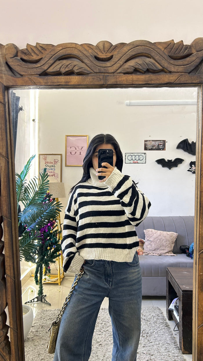 Cute sweater M-L