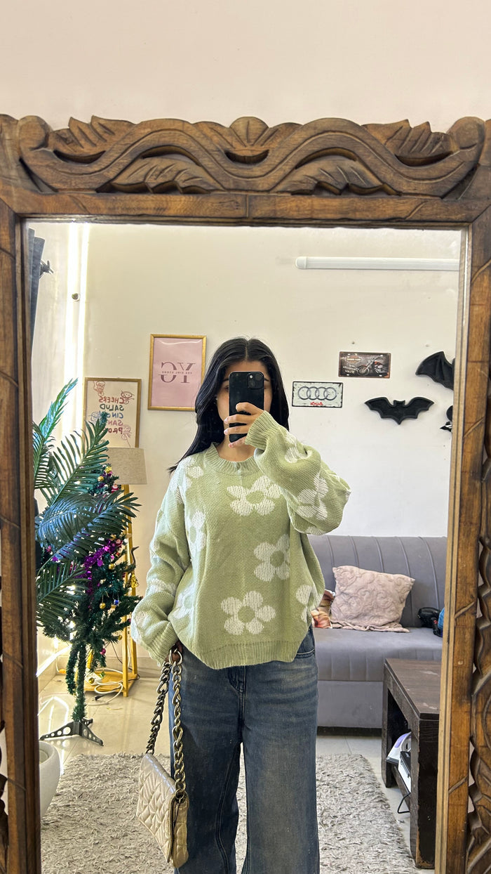 Cute sweater S-M
