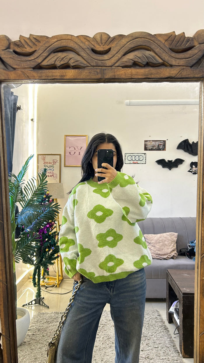 Cute sweater S thrifted