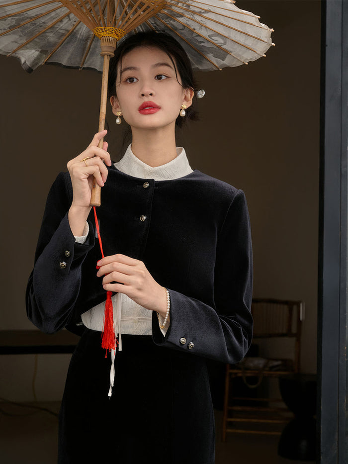 【Final Sale】Blakely Classic Round Neck Velvet Cropped Jacket