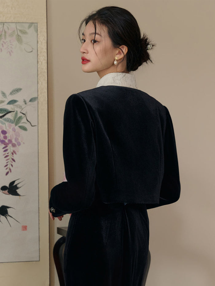 【Final Sale】Blakely Classic Round Neck Velvet Cropped Jacket