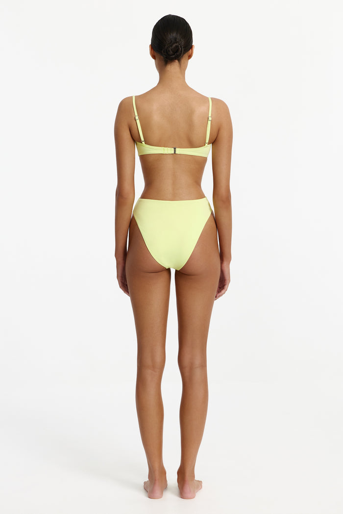 D1-SW26163B_HERMELA_BRIEF-LEMON_DROP-3
