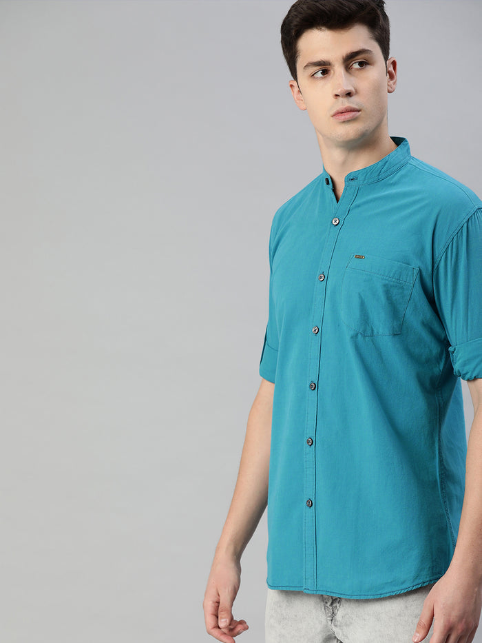 Men Blue Slim Fit Solid Casual Shirt