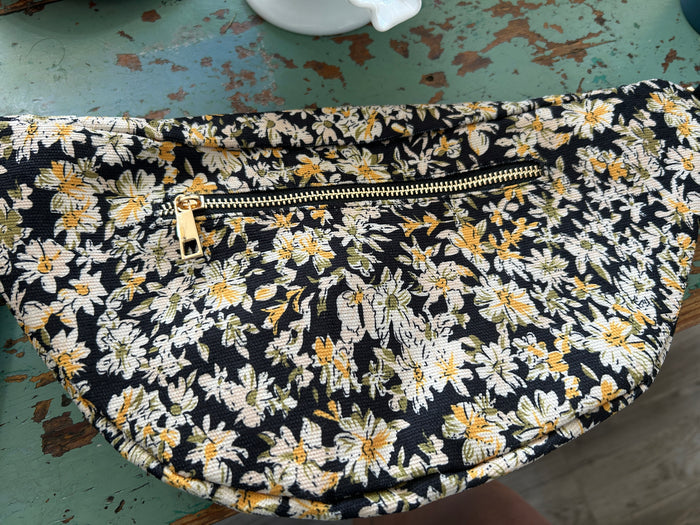 Midnight Daisy Bag