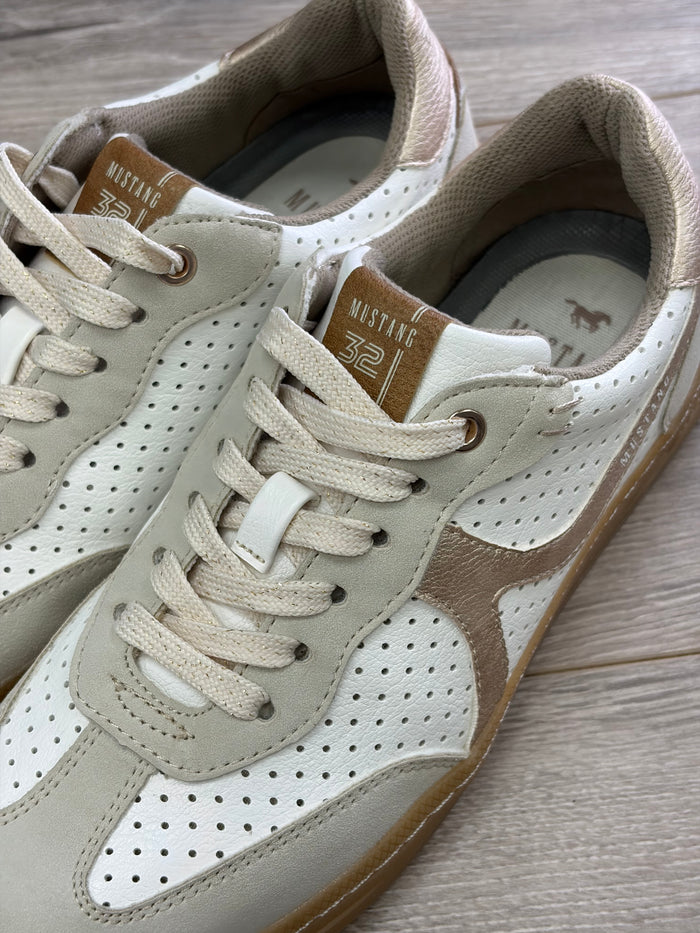 Mustang - White/Beige Trainer