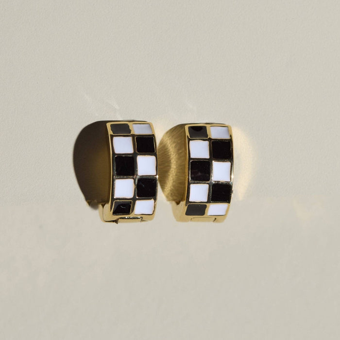 N&S Black & White Checkered Huggies