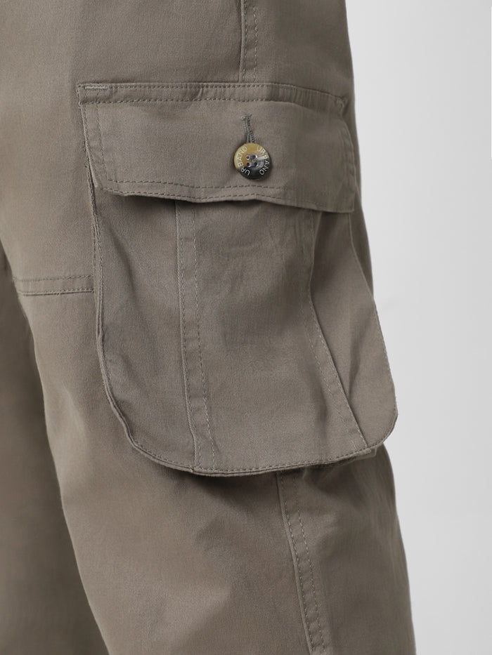 Plus Men's Grey Regular Fit Solid Cargo Chino Pant with 6 Pockets