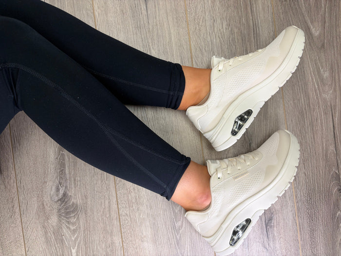 Skechers - White Trainer