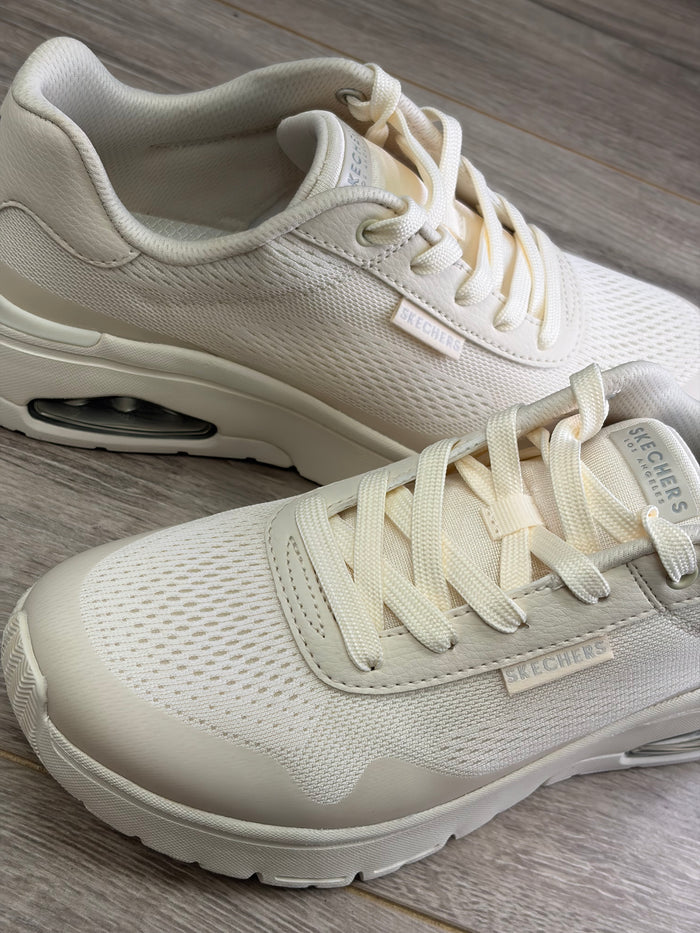 Skechers - White Trainer