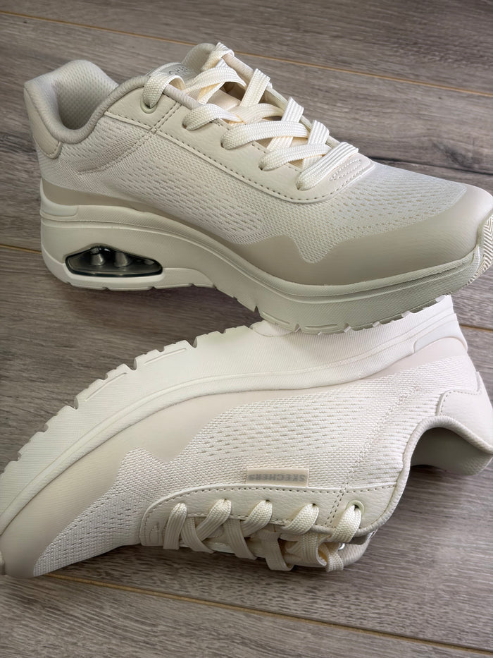 Skechers - White Trainer