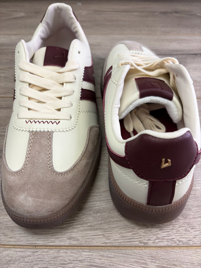 Una Healy - Cranberry Trainer