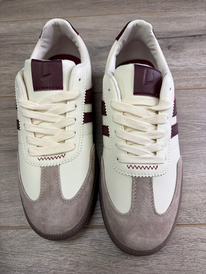 Una Healy - Cranberry Trainer