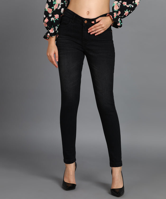 Women's Black Skinny Fit Washed Jeans