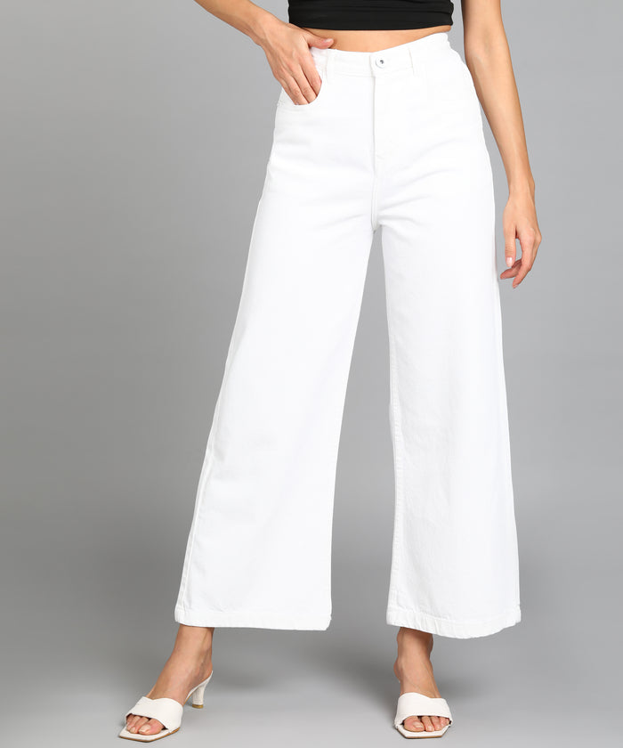 Women's White Wide Leg Fit Washed Jeans