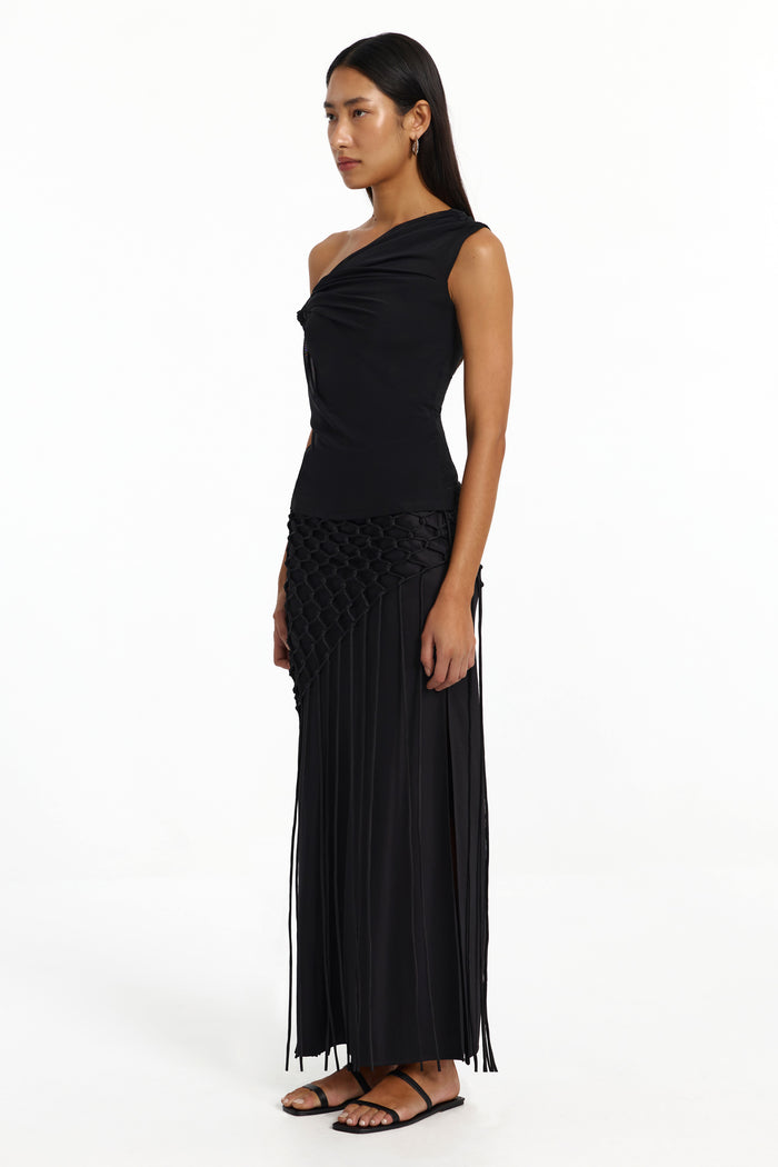 CORE-SD260464T_YUSRA_TOP-BLACK-2